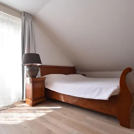 Zee Den Villa *