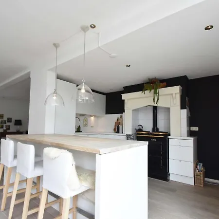 Zee Den Villa *